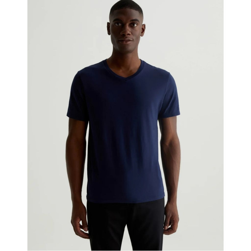 NWOT AG Adriano Goldschmied Bryce Vee

Classic Vee Neck Sz XL Navy